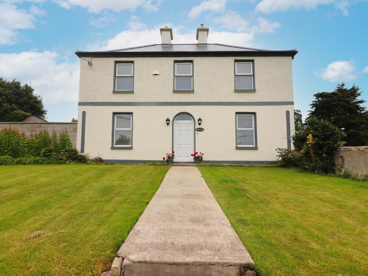Meadow View Villa Ennis Bagian luar foto