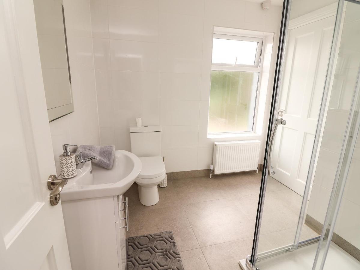 Meadow View Villa Ennis Bagian luar foto