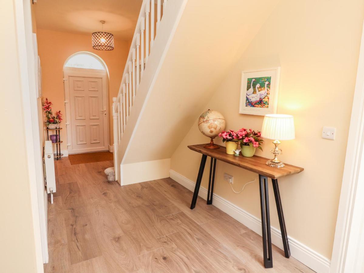 Meadow View Villa Ennis Bagian luar foto