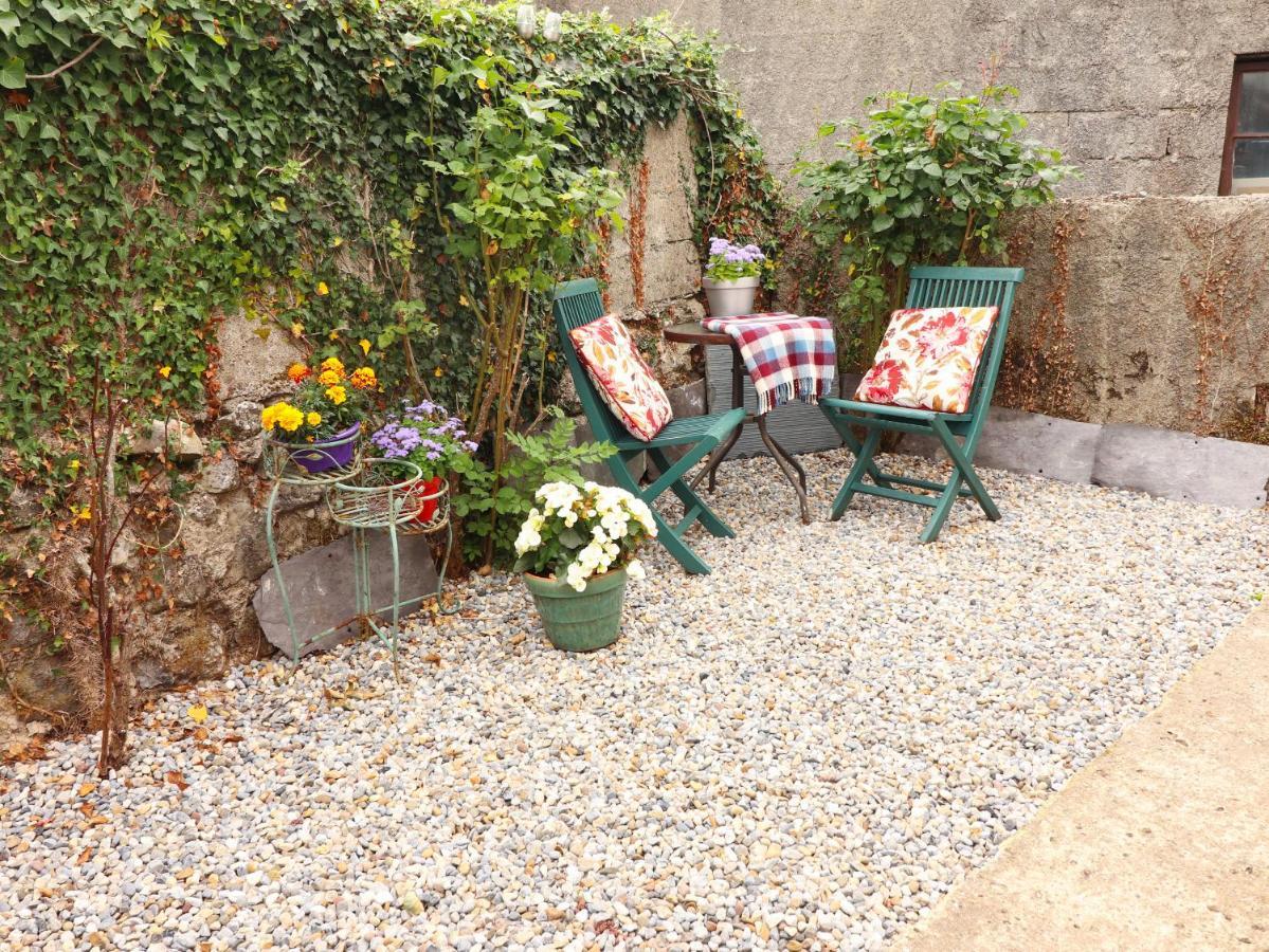 Meadow View Villa Ennis Bagian luar foto