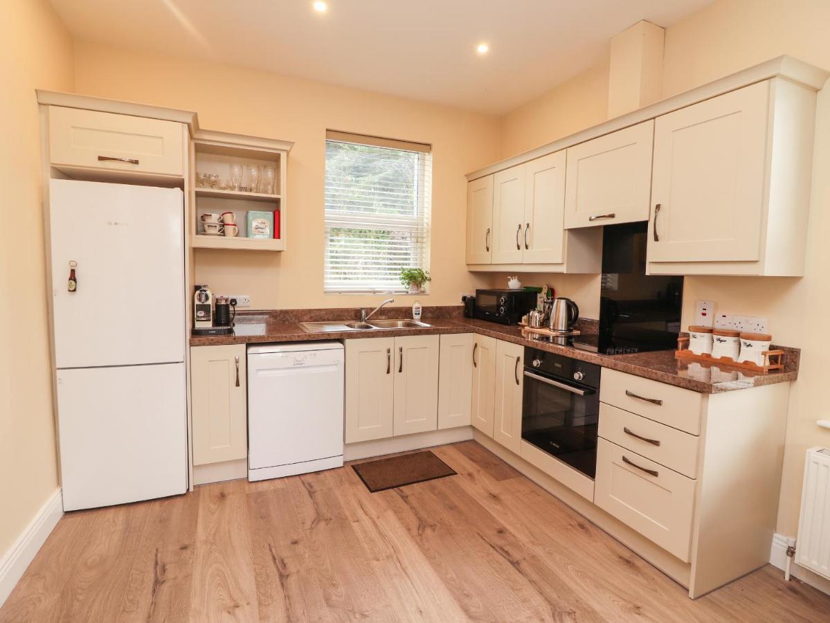 Meadow View Villa Ennis Bagian luar foto